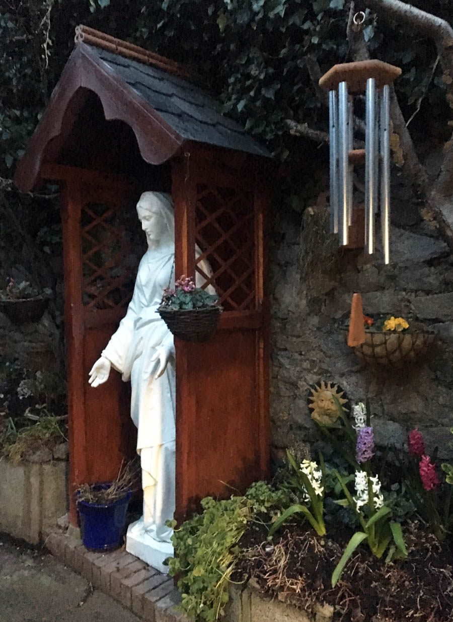 Image of statue and chimes